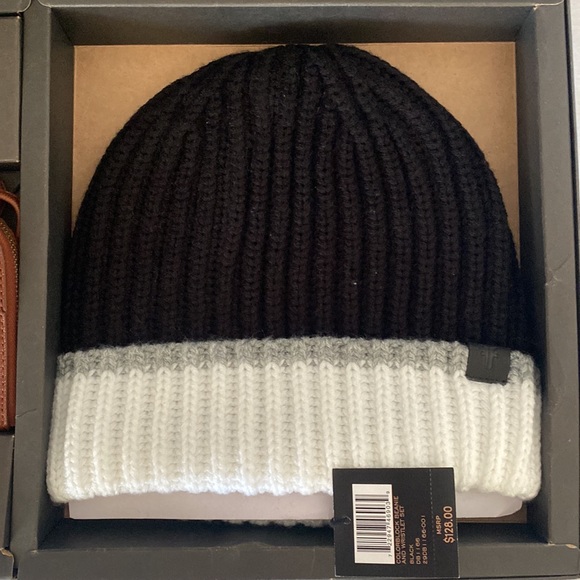 FRYE Colorblock Beanie and Genuine Leather Wristlet Set  Brand New In Box - Picture 3 of 16